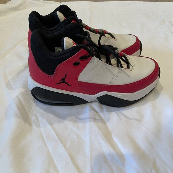 Jordan basketball shoes, womens size 5.5, youth size 4 - Picture 2 of 3